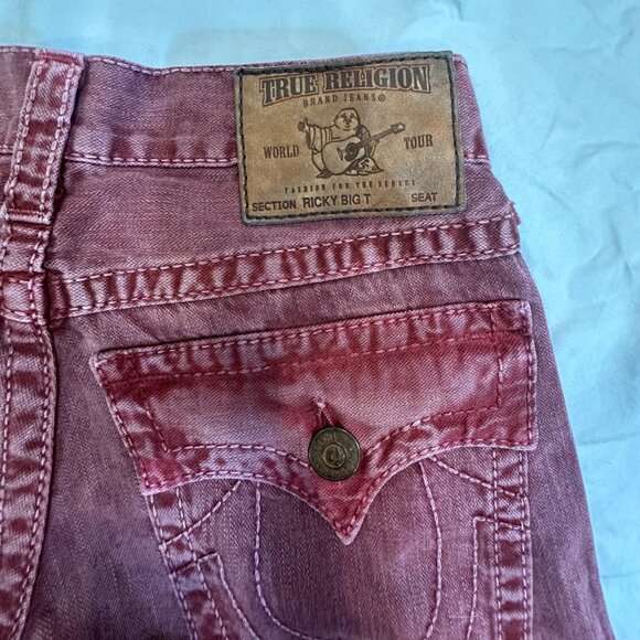 True Religion Ricky Big T Overdye Jeans – Men’s Size 30 – Color: ASSD Crimson - Picture 4 of 9